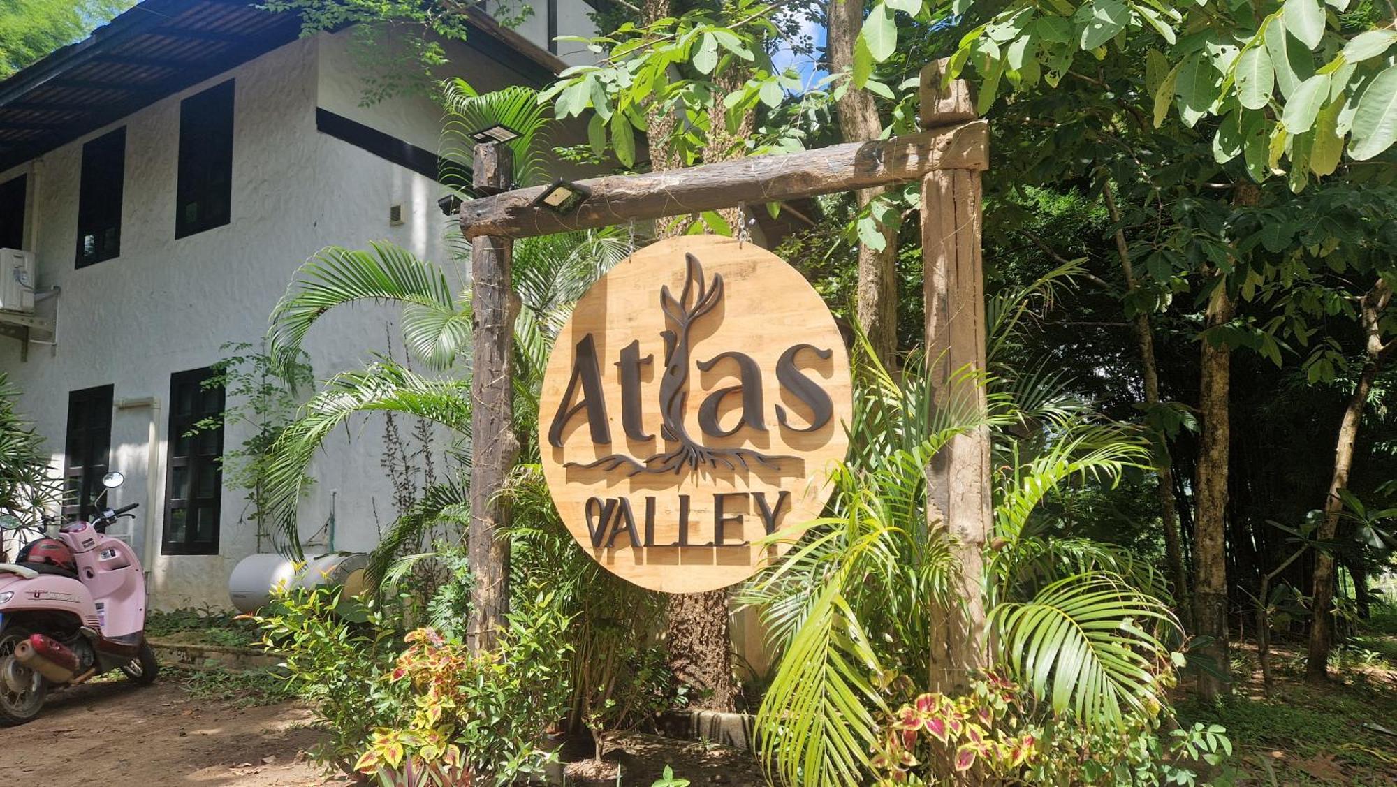 Atlas Valley (Adults Only) Пай Екстериор снимка